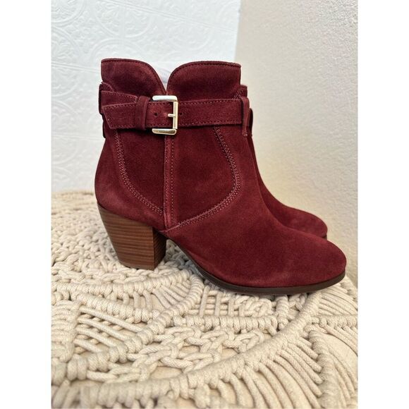 Diba Sleek Burgundy Ankle Bootie With Buckle Size 7 New - Picture 1 of 5